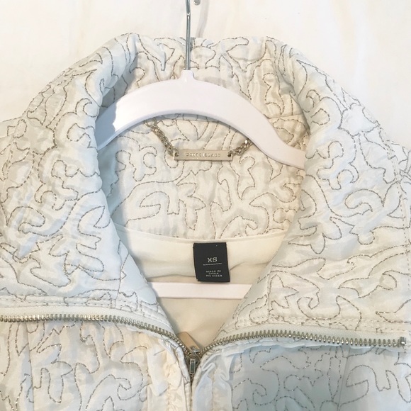 WHBM lightweight zip vest GORGEOUS! - Picture 3 of 8